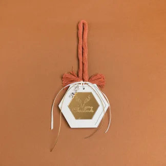 ΚΡΕΜΑΣΤΟ ΠΟΛΥΓΩΝΟ ΚΕΡΑΜΙΚΟ ΜΕ PLEXI MERRY CHRISTMAS ΤΕΡΑΚΟΤΑ   Beauty Home