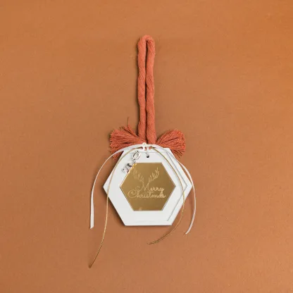 ΚΡΕΜΑΣΤΟ ΠΟΛΥΓΩΝΟ ΚΕΡΑΜΙΚΟ ΜΕ PLEXI MERRY CHRISTMAS ΤΕΡΑΚΟΤΑ   Beauty Home