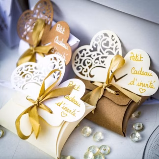 10 Χαρτινα Ιβουαρ Κουτακια Με Σατεν Κορδελα 10×7,5×2,5cm