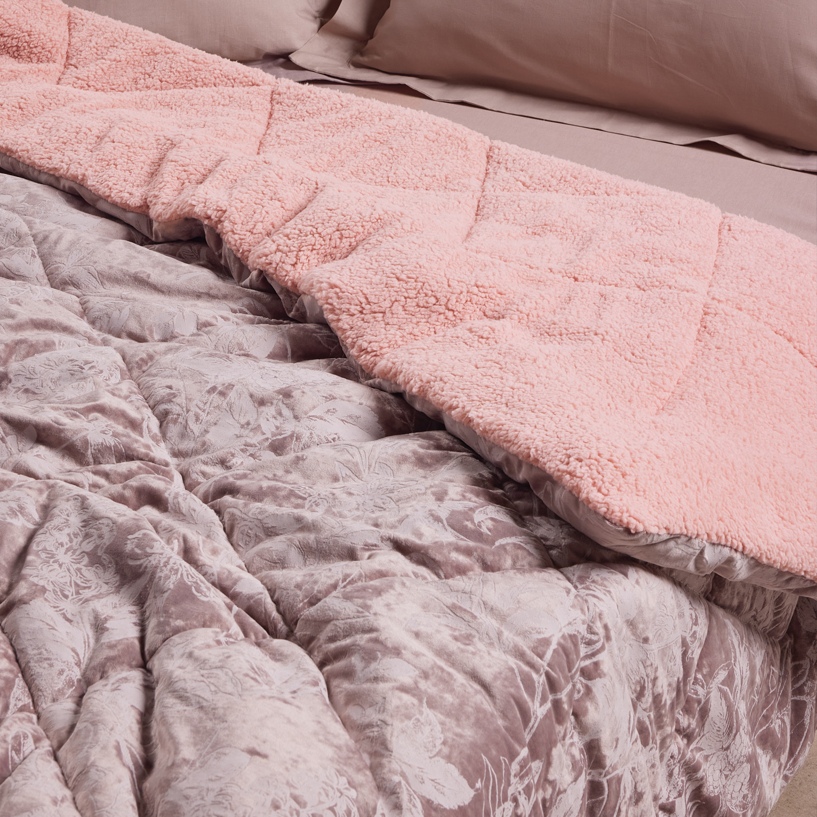 Velvet Κουβερτοπαπλωμα Sherpa Υπερδιπλο 1377 Nude Velvet Κουβερτοπαπλωμα Sherpa Υπερδιπλο 1377 Nude