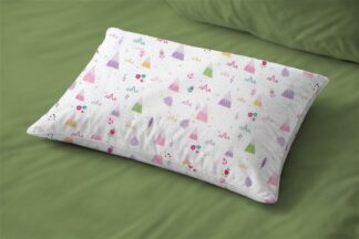Μαξιλαροθήκη Εμπριμέ Bebe Whimsical Mountainside 587 35×45 Λευκό / Παστέλ Λιλά Μαξιλαροθήκη Εμπριμέ Bebe Whimsical Mountainside 587 35×45 Λευκό / Παστέλ Λιλά