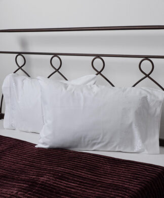 Βαμβακερή μαξιλαροθήκη με κέντημα 050 (46cm x 70cm) λευκή ζευγάρι Βαμβακερή μαξιλαροθήκη με κέντημα 050 (46cm x 70cm) λευκή ζευγάρι
