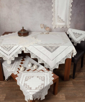 Χειροποίητο τραπεζομάντηλο 2540 (170cm x 220cm) μπέζ Χειροποίητο τραπεζομάντηλο 2540 (170cm x 220cm) μπέζ