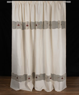 Κουρτίνα 5704 (300cm x 300cm) με τρέσα Κουρτίνα 5704 (300cm x 300cm) με τρέσα