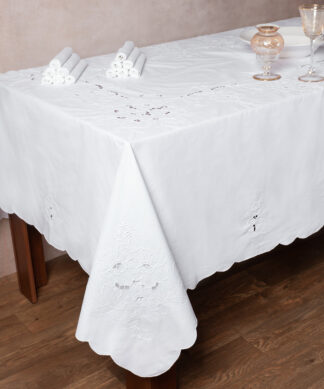 Χειροποίητο κοφτό τραπεζομάντηλο 432 (180cm x 260cm) λευκό Χειροποίητο κοφτό τραπεζομάντηλο 432 (180cm x 260cm) λευκό
