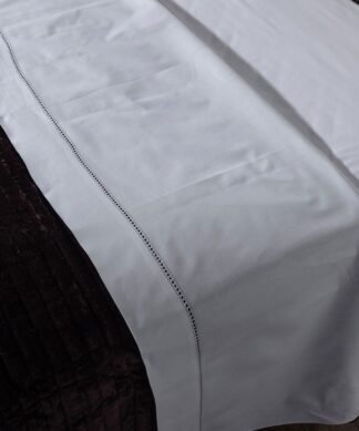 Χειροποίητο σεντόνι με αζούρ ΝΧ46 (180cm x 250cm) λευκό Χειροποίητο σεντόνι με αζούρ ΝΧ46 (180cm x 250cm) λευκό